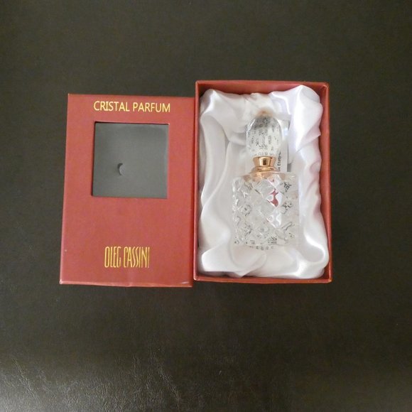 Cut Crystal Perfume Bottle by Oleg Cassini - Picture 3 of 8
